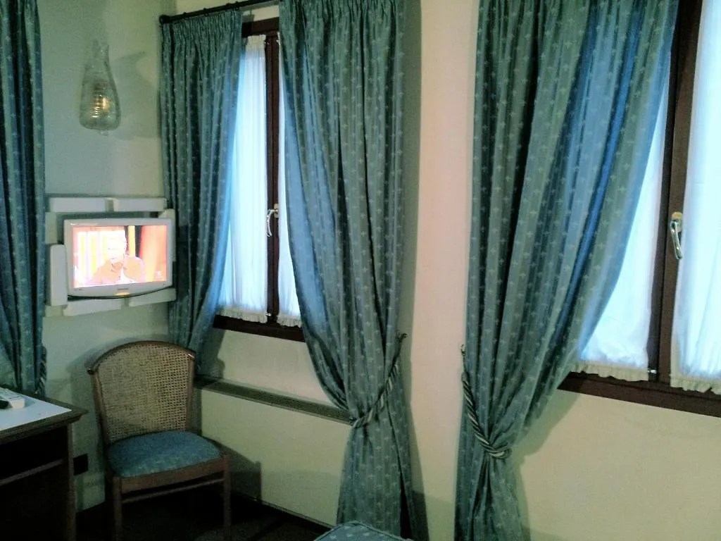 Ca'Nova Alloggi Guest House Campalto 2*,  Italy